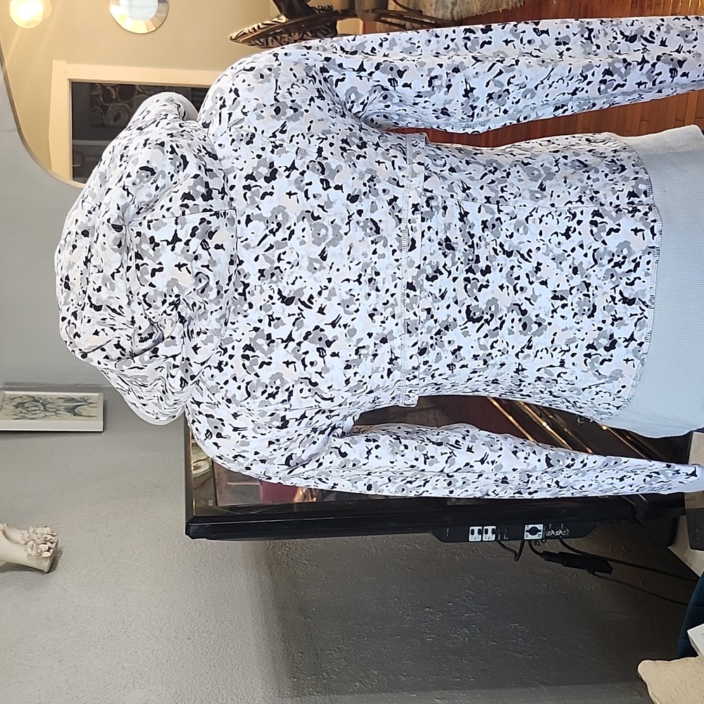 Lululemon Athletica Silver/Gray Asana Jacket - Picture 11 of 15